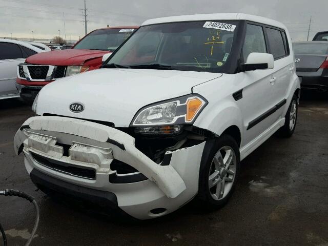 KNDJT2A27B7704942 - 2011 KIA SOUL + WHITE photo 2