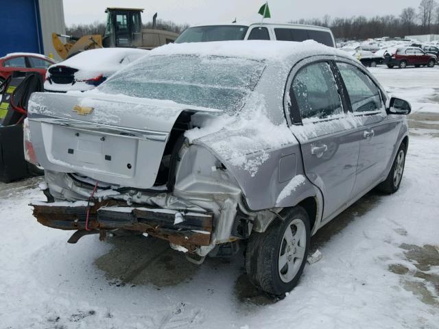 KL1TD56E09B301541 - 2009 CHEVROLET AVEO LS SILVER photo 4