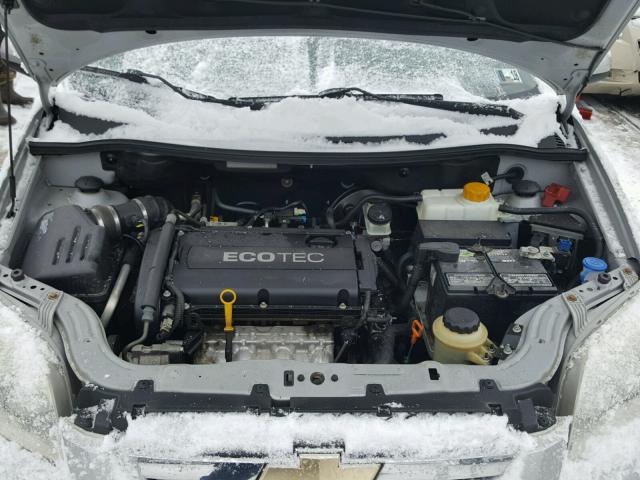 KL1TD56E09B301541 - 2009 CHEVROLET AVEO LS SILVER photo 7