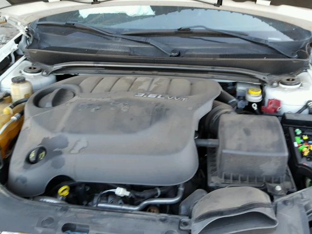 1C3BCBGG6CN186850 - 2012 CHRYSLER 200 S WHITE photo 7