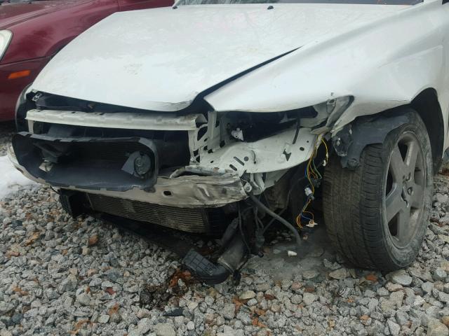 YV1MH682672311170 - 2007 VOLVO S40 T5 WHITE photo 9