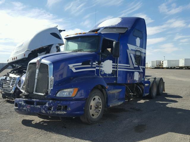 1XKAD49X9AJ262857 - 2010 KENWORTH CONSTRUCTI BLUE photo 2