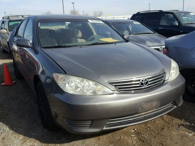 4T1BE32K45U583758 - 2005 TOYOTA CAMRY LE GRAY photo 1