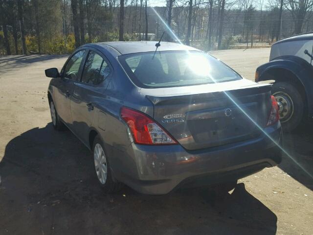 3N1CN7AP9HL855557 - 2017 NISSAN VERSA S GRAY photo 3