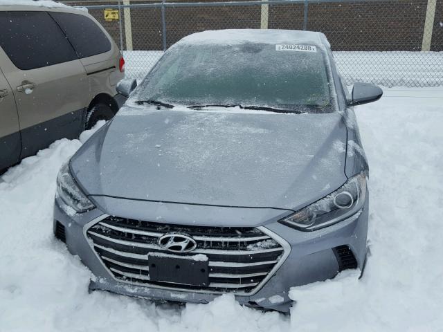 5NPD84LF5HH133756 - 2017 HYUNDAI ELANTRA SE GRAY photo 9