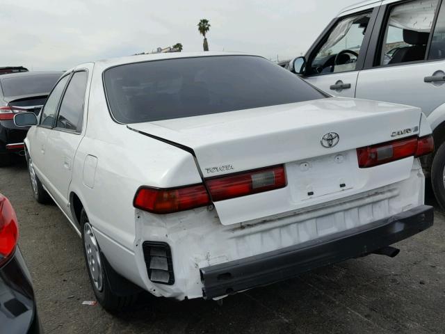 JT2BG22K0X0321134 - 1999 TOYOTA CAMRY LE WHITE photo 3