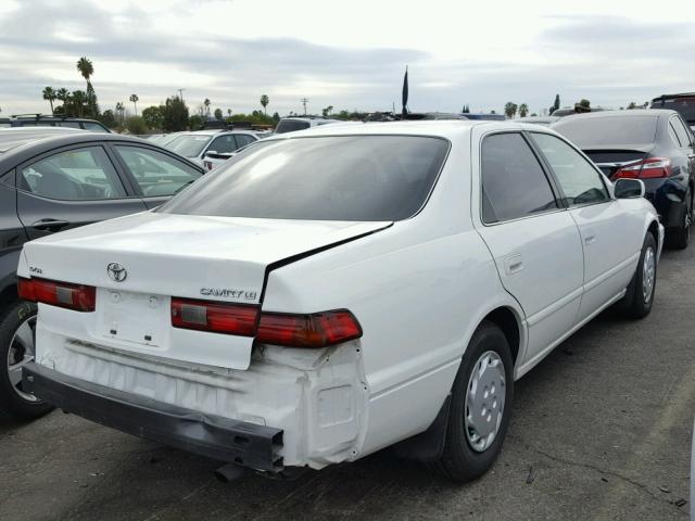 JT2BG22K0X0321134 - 1999 TOYOTA CAMRY LE WHITE photo 4