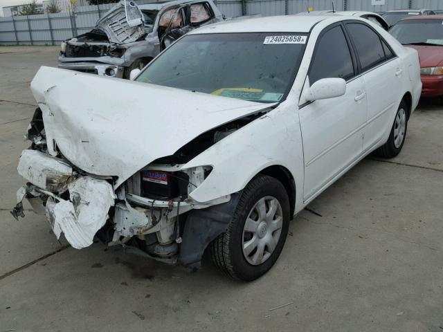 4T1BE32K04U291572 - 2004 TOYOTA CAMRY LE WHITE photo 2