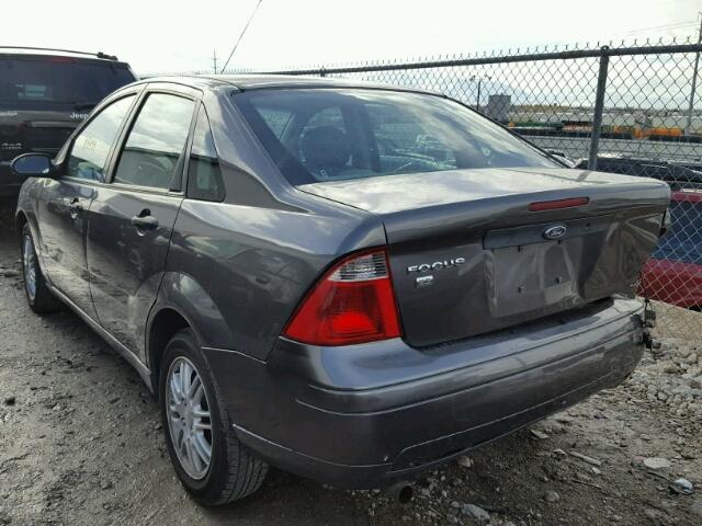 1FAFP34N45W148322 - 2005 FORD FOCUS ZX4 GRAY photo 3