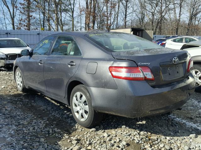 4T4BF3EK8AR070845 - 2010 TOYOTA CAMRY BASE GRAY photo 3