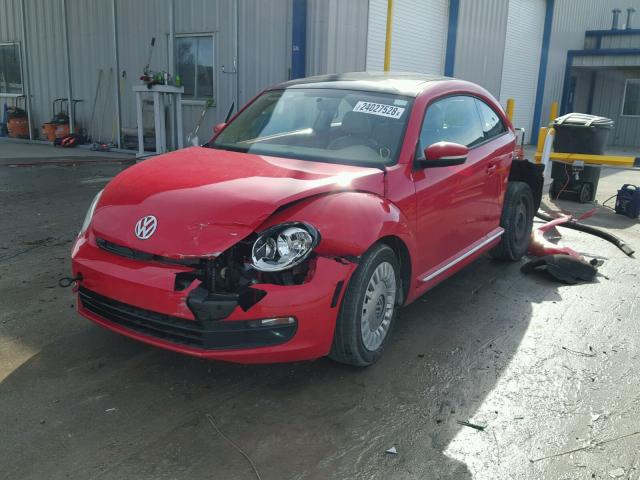 3VWJ17AT0EM660253 - 2014 VOLKSWAGEN BEETLE RED photo 2