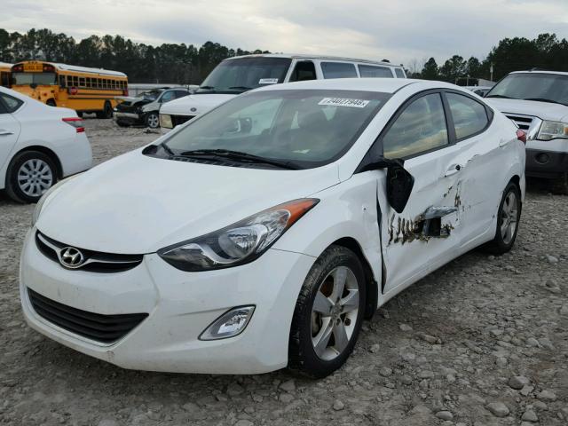 5NPDH4AE1DH279186 - 2013 HYUNDAI ELANTRA GL WHITE photo 2