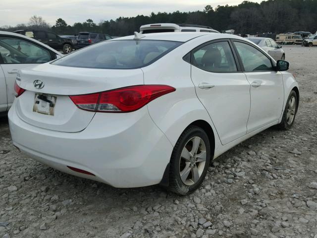 5NPDH4AE1DH279186 - 2013 HYUNDAI ELANTRA GL WHITE photo 4