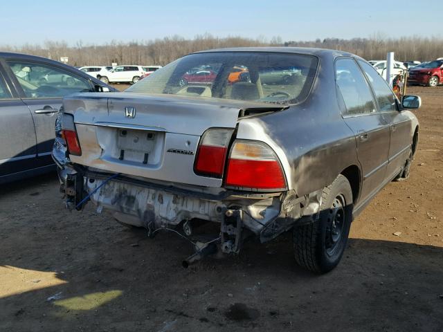 1HGCD5694TA277335 - 1996 HONDA ACCORD VAL TWO TONE photo 4