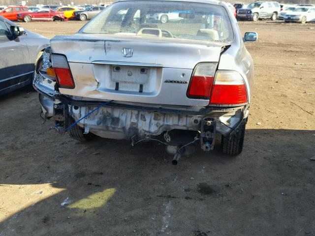 1HGCD5694TA277335 - 1996 HONDA ACCORD VAL TWO TONE photo 9