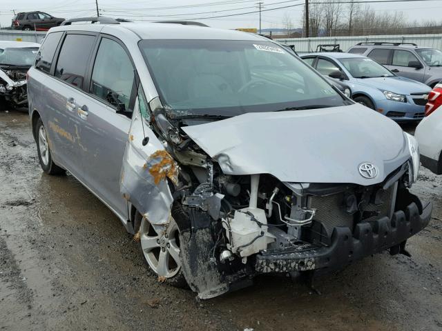 5TDKK3DC1BS086718 - 2011 TOYOTA SIENNA LE SILVER photo 1