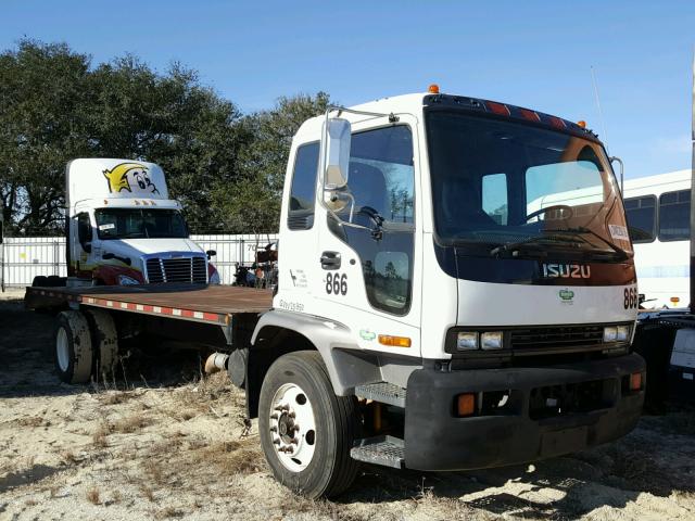 4GTJ7F1B39F700090 - 2009 ISUZU T7F042-FVR WHITE photo 1