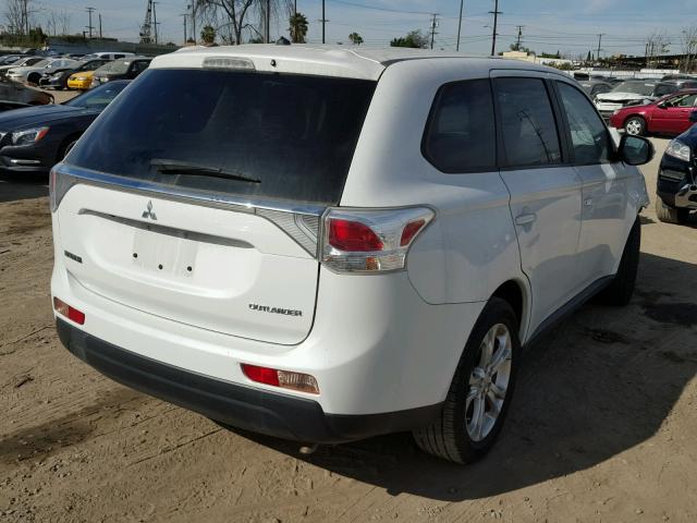 JA4AD3A38EZ014731 - 2014 MITSUBISHI OUTLANDER WHITE photo 4