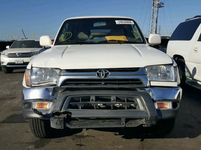 JT3GN86R720219517 - 2002 TOYOTA 4RUNNER SR WHITE photo 9