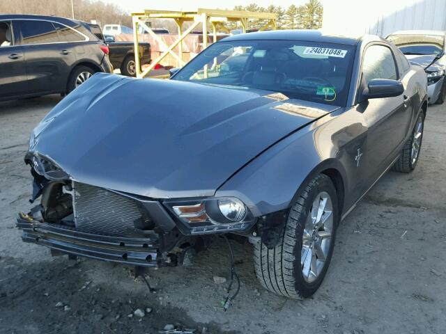 1ZVBP8AN2A5181049 - 2010 FORD MUSTANG GRAY photo 2