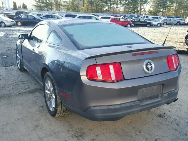 1ZVBP8AN2A5181049 - 2010 FORD MUSTANG GRAY photo 3