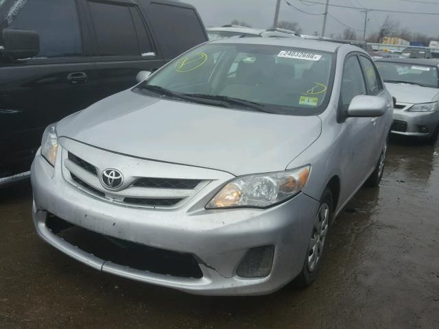 2T1BU4EE6BC705371 - 2011 TOYOTA COROLLA BA SILVER photo 2