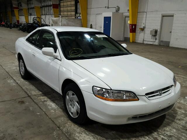 1HGCG224XYA038072 - 2000 HONDA ACCORD LX WHITE photo 1