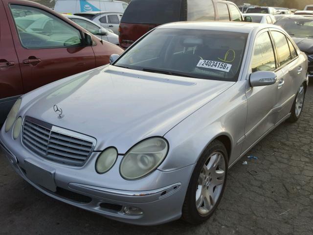 WDBUF70JX3A183194 - 2003 MERCEDES-BENZ E 500 SILVER photo 2