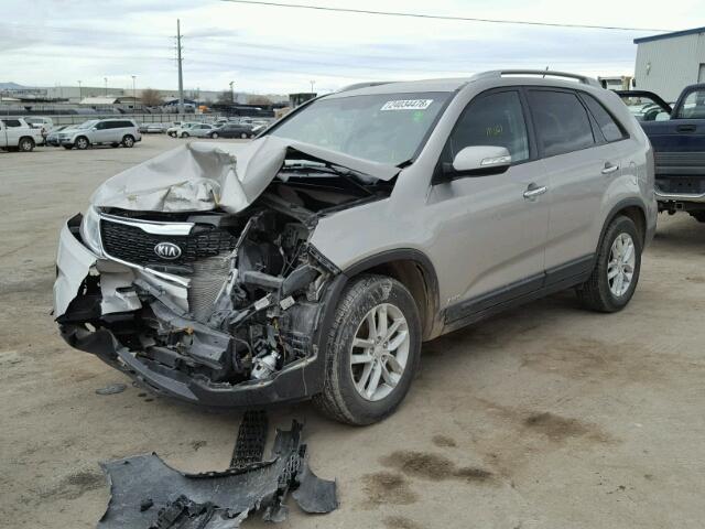 5XYKTCA6XEG522981 - 2014 KIA SORENTO LX GOLD photo 2