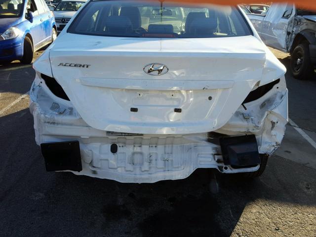 KMHCT4AE0GU137430 - 2016 HYUNDAI ACCENT SE WHITE photo 9