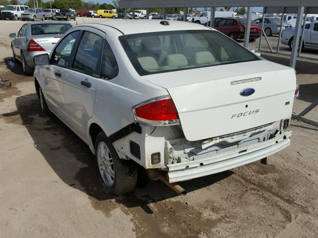 1FAHP35N59W144552 - 2009 FORD FOCUS SE WHITE photo 3