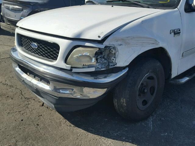1FTZX176XWKB76005 - 1998 FORD F150 WHITE photo 9