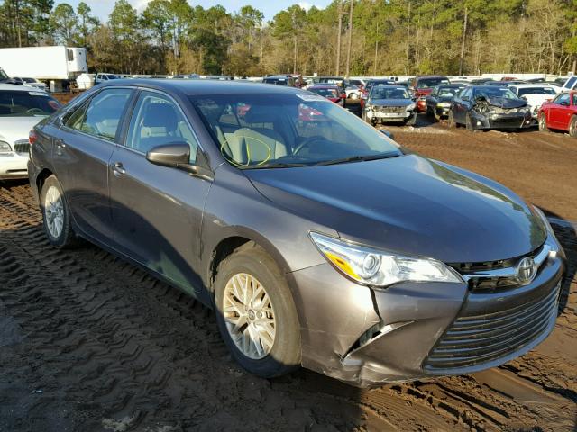 4T1BF1FK5GU578051 - 2016 TOYOTA CAMRY LE GRAY photo 1