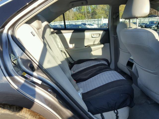 4T1BF1FK5GU578051 - 2016 TOYOTA CAMRY LE GRAY photo 6