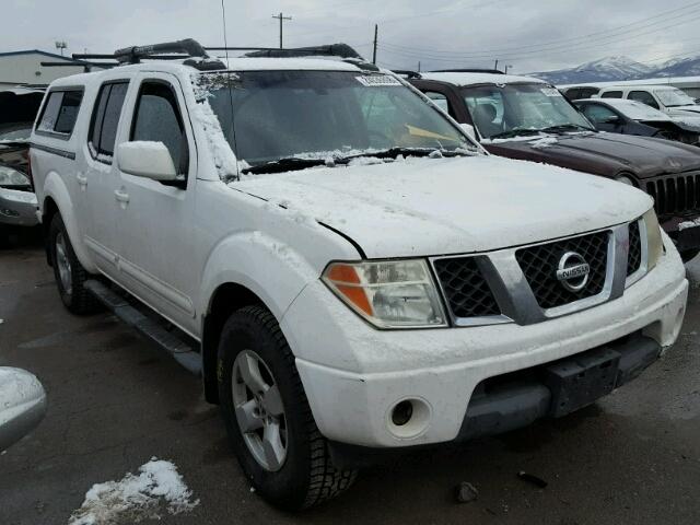 1N6AD07W45C416820 - 2005 NISSAN FRONTIER C WHITE photo 1