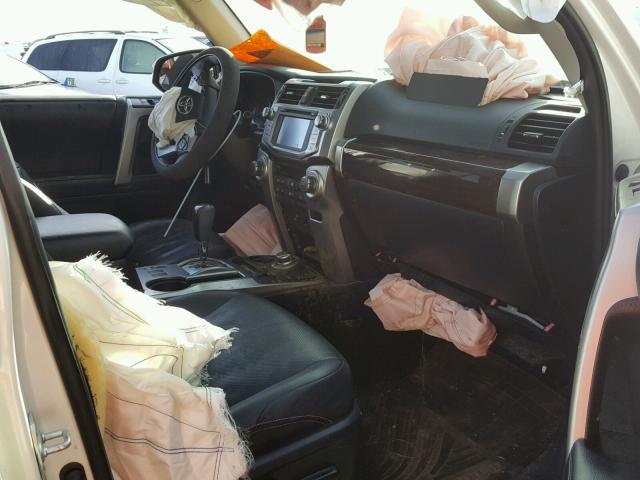 JTEBU5JR7G5359653 - 2016 TOYOTA 4RUNNER SR WHITE photo 5