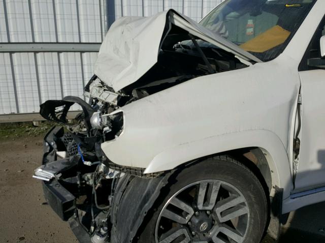 JTEBU5JR7G5359653 - 2016 TOYOTA 4RUNNER SR WHITE photo 9
