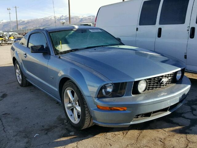 1ZVFT82H565220066 - 2006 FORD MUSTANG GT BLUE photo 1