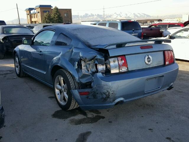 1ZVFT82H565220066 - 2006 FORD MUSTANG GT BLUE photo 3