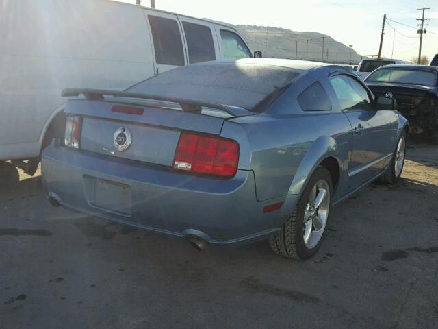 1ZVFT82H565220066 - 2006 FORD MUSTANG GT BLUE photo 4