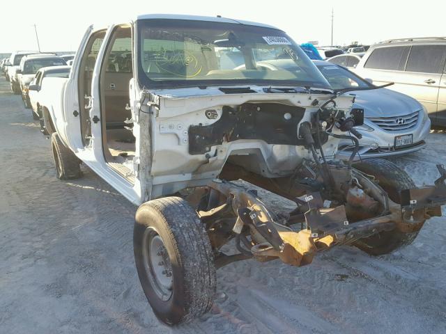 1GCGC13U03F176736 - 2003 CHEVROLET SILVERADO WHITE photo 1