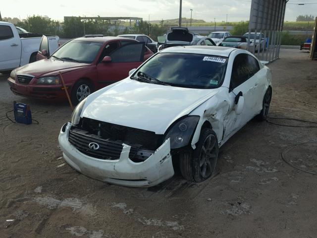 JNKCV54E95M417049 - 2005 INFINITI G35 WHITE photo 2