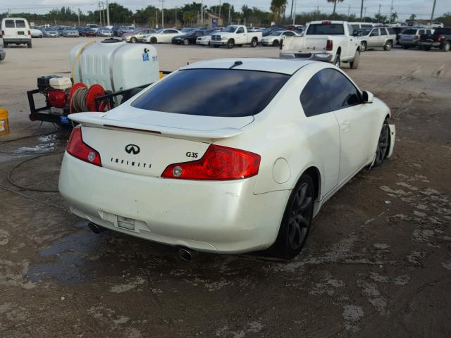 JNKCV54E95M417049 - 2005 INFINITI G35 WHITE photo 4