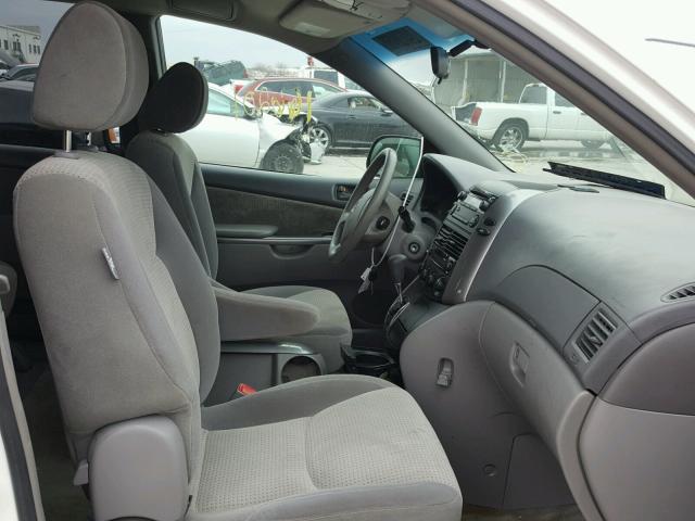 5TDZK23C07S044722 - 2007 TOYOTA SIENNA CE WHITE photo 5