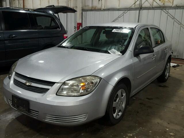 1G1AK58F487225330 - 2008 CHEVROLET COBALT LS SILVER photo 2