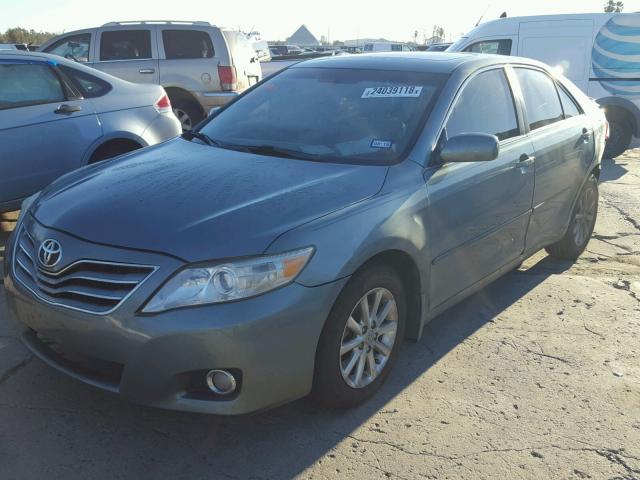 4T1BK3EKXBU629027 - 2011 TOYOTA CAMRY SE GRAY photo 2