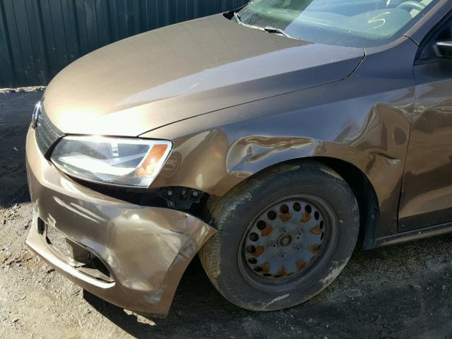 3VW2K7AJ5CM306970 - 2012 VOLKSWAGEN JETTA BASE 棕色 照片 9