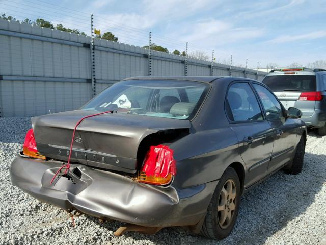 KMHWF35V3YA297331 - 2000 HYUNDAI SONATA GLS GRAY photo 4