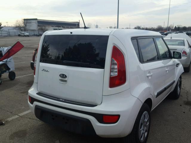 KNDJT2A52C7435678 - 2012 KIA SOUL WHITE photo 4