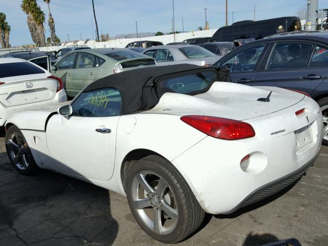 1G2MB35BX6Y119213 - 2006 PONTIAC SOLSTICE WHITE photo 3